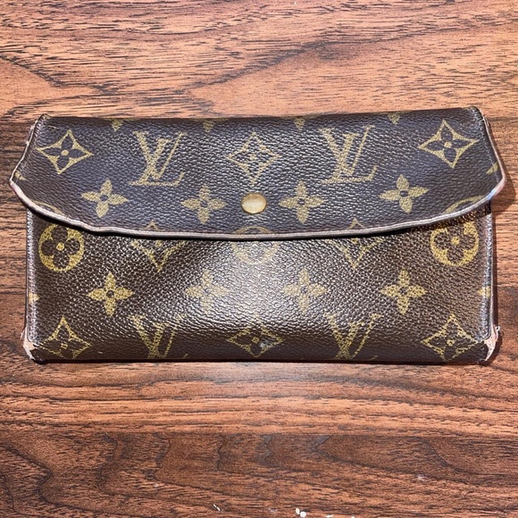 Louis Vuitton Handbags - Louis Vuitton Wallet